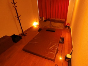 池袋メンズエステ「アロマBK」のマッサージルーム