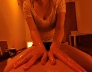 池袋メンズエステ「アロマBK」のソケイ部マッサージ