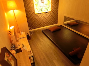 新橋・メンズエステ「アロマエイト」のマッサージルーム