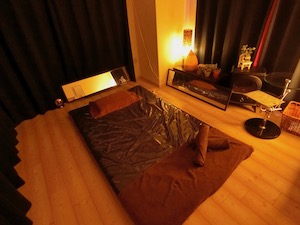 新宿三丁目・メンズエステ「エントウキョウ」のマッサージルーム