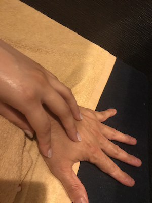 浅草・メンズエステ「アロマケリー」の手技