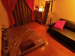 池袋メンズエステ「アロマBK」のマッサージルーム