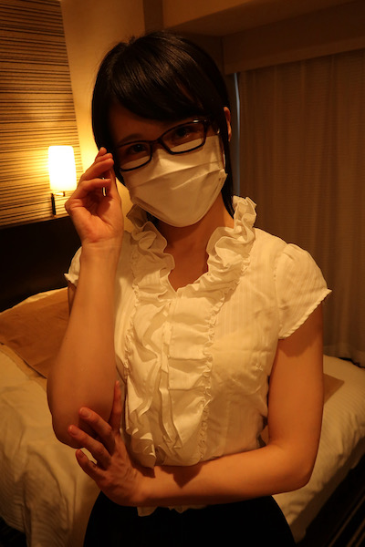 新宿メンズエステ「アロマと眼鏡と私」のマッサージ嬢