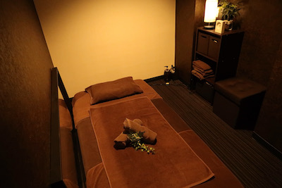 御徒町メンズエステ「ロイヤルスパ」のマッサージルーム