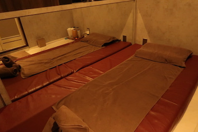 新橋メンズエステ「アルティメットスパ新橋店」のマッサージルーム