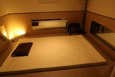 秋葉原メンズエステ「アロマライフ」のマッサージルーム