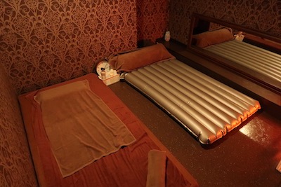 池袋メンズエステ「アワ・ロマーノ」の洗体マット