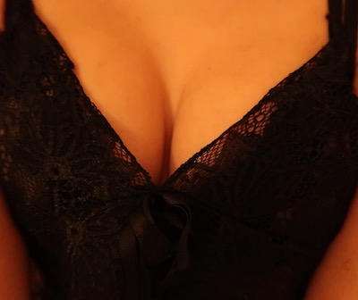 本八幡メンズエステ「アロマファビュラス」の巨乳セラピスト