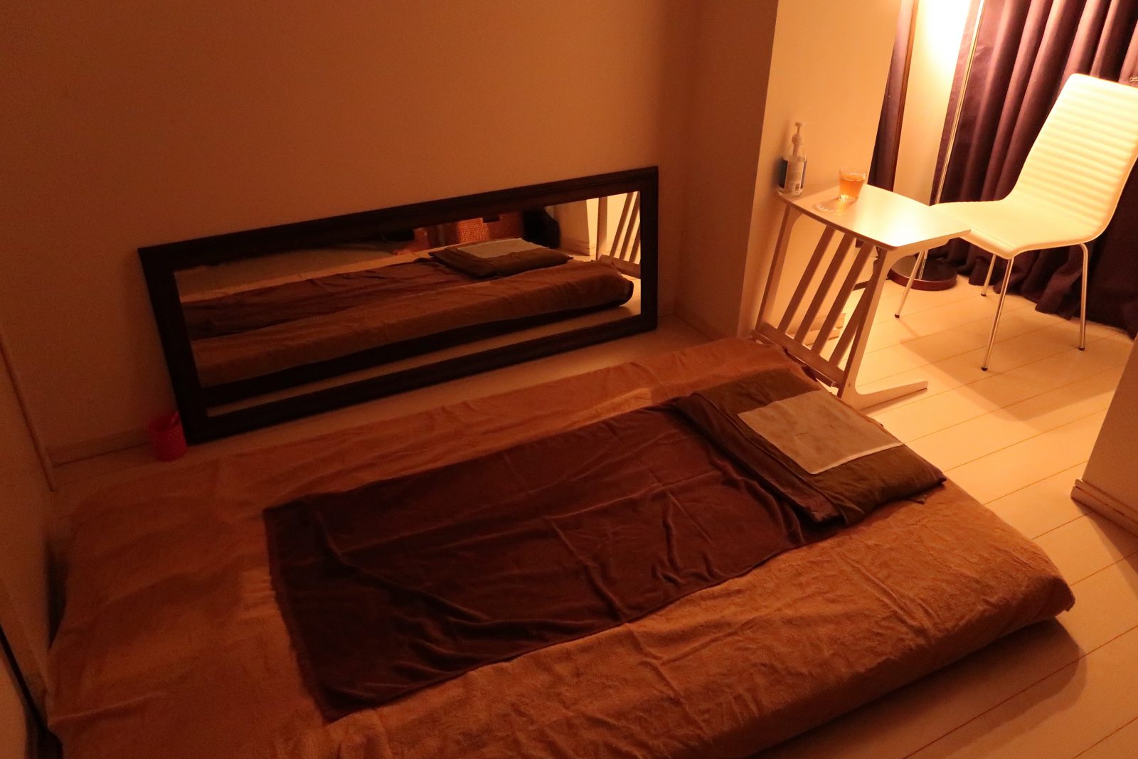 日本橋メンズエステ「アロマレンレン」のマッサージルーム