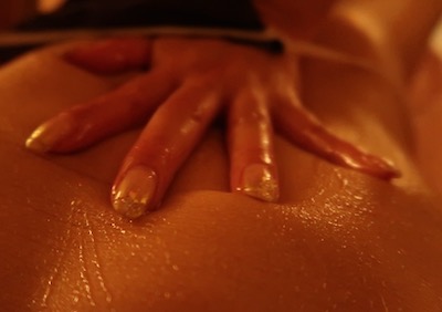 船橋・メンズエステ「アロマエスポワール」のオイルマッサージ