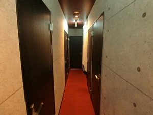 神田メンズエステ「アロマインペリアル」の店内