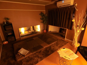 御徒町・メンズエステ「アロマアジト」のマッサージルーム