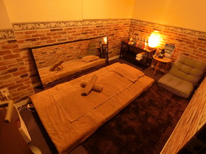 大宮メンズエステ「アロマスカイ」のマッサージルーム