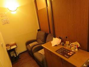 歌舞伎町・メンズエステ「ザ・ノーブル」の待合室