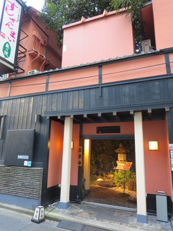 銀座・メンズエステ「ブラックパリサ銀座」のセラピとお食事