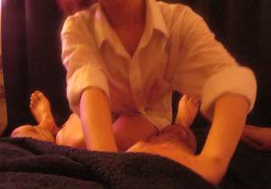 大久保・メンズエステの施術風景