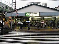 チャイエスのある新大久保駅