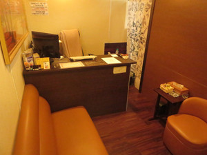 歌舞伎町・メンズエステ「ザ・ノーブル」の待合室
